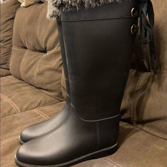 UNIQUE KNEE HIGH RUBBER/FUR SOCK BOOTS - SZ 7 - Picture 2 of 7